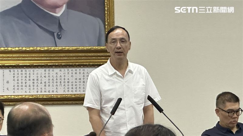 朱立倫表示，美國商務部長提出「晶片五五分」，幾乎是把台積電搬到美國，摧毀台灣矽盾。（圖／記者詹宜庭攝影）
