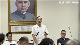 朱立倫中常會上替徐榛蔚抱屈。（圖／記者詹宜庭攝影）