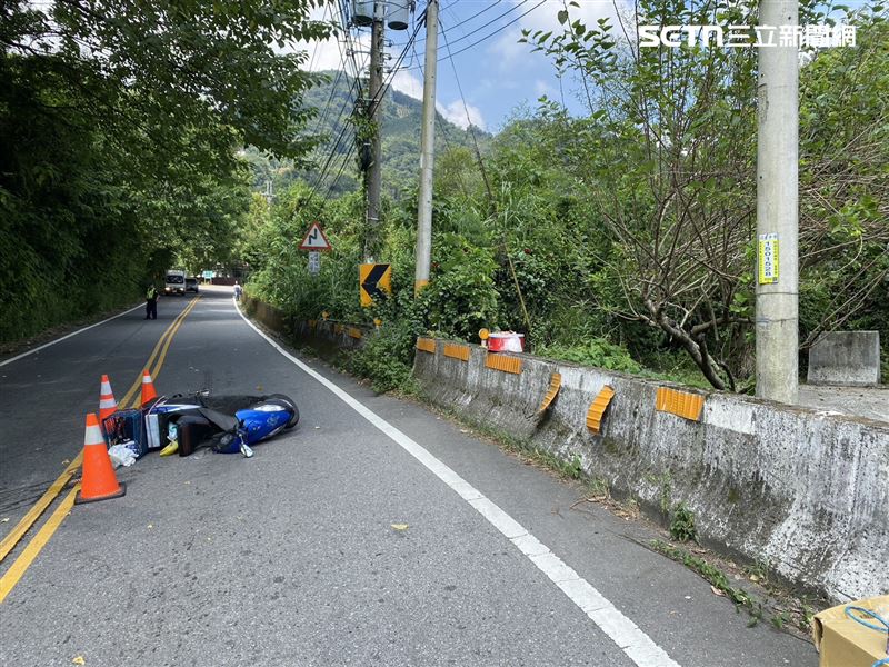 台8線發生自撞車禍，44歲騎士摔車傷重不治。（圖／翻攝畫面）