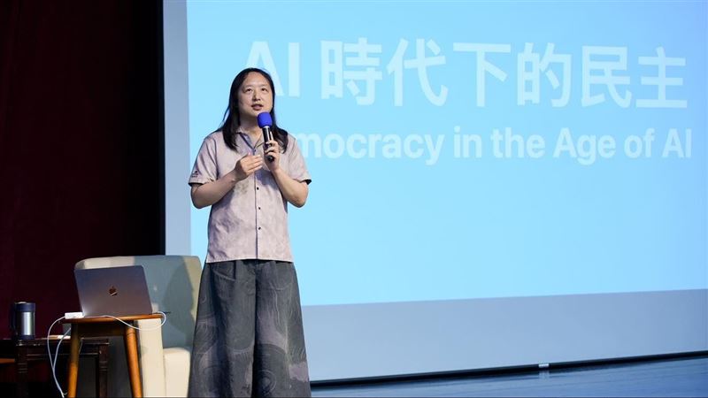 唐鳳致力於推動數位民主的行動，受到國際肯定。（圖／翻攝自唐鳳臉書）