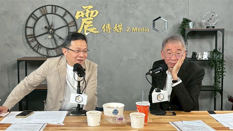 尚毅夫（右）強調，「民主底線，不要這樣亂搞！」（圖／震傳媒提供）