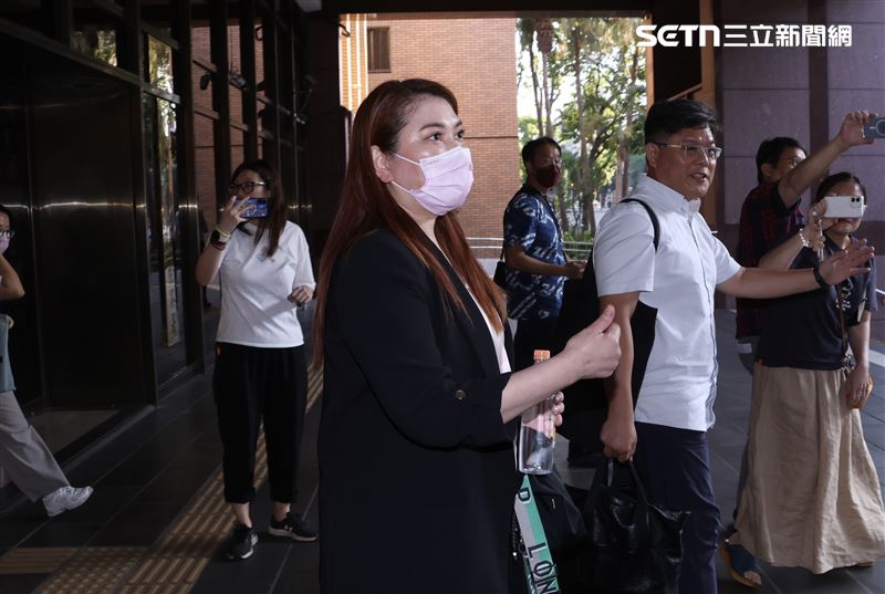 前主播薛楷莉被依洗錢、詐欺等罪判刑1年8月，疑似潛逃出境飛往美國，遭地檢署發布通緝。（圖／資料照）