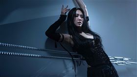 孫盛希〈Never Cared〉。（圖／滾石唱片提供）