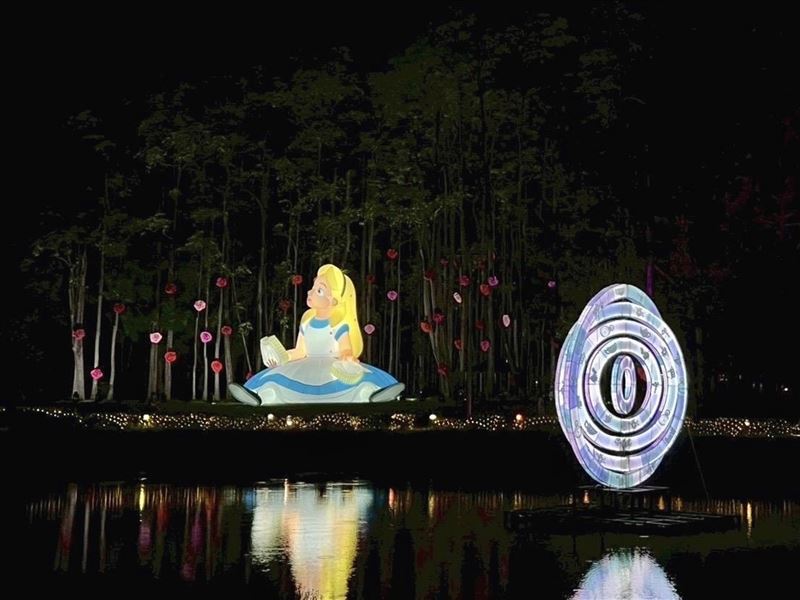 光織影舞 10/4北香湖登場，奇幻入口帶您走進光影夢境。（圖／嘉義市政府提供）