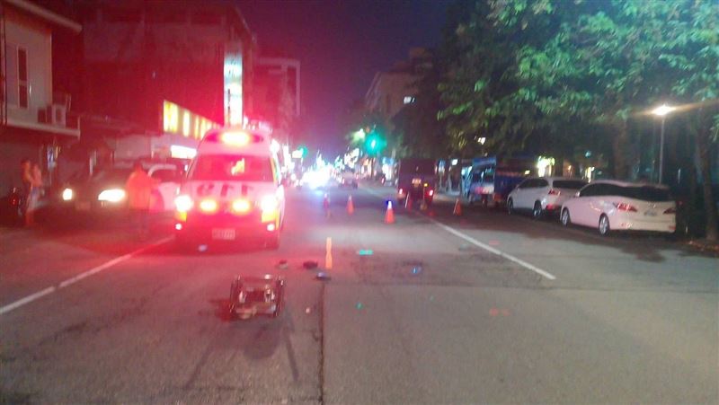 畫面曝！台中8旬婦「穿越馬路」被撞命危