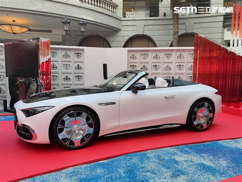 靈感來自2017年圓石灘車展驚豔四座的Vision Mercedes-Maybach 6 Cabriolet。（圖／鍾釗榛攝）