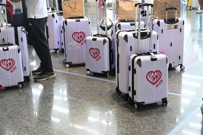 政大EMBA近百人挑戰戈壁馬拉松(圖/政大戈20提供)