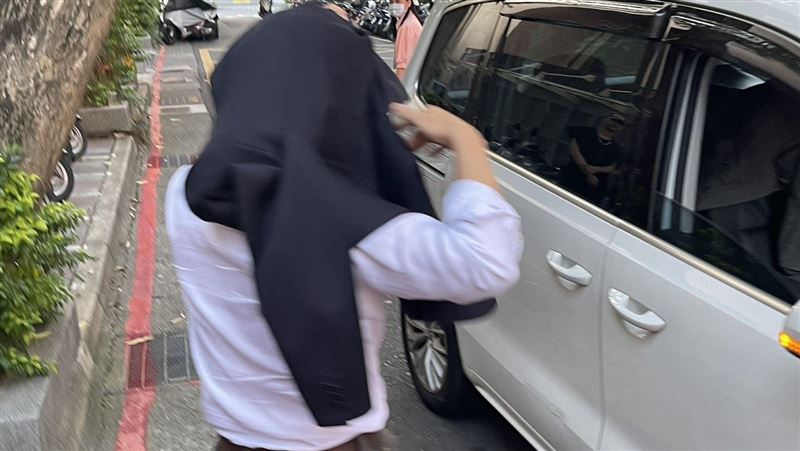 喊被薛楷莉騙錢…前男友：可找天道盟擺平