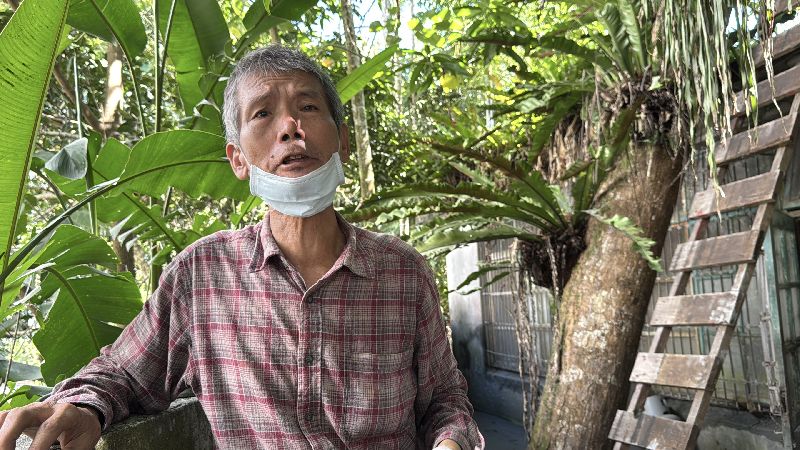 王姓屋主的採龍眼木梯　成洪災救命梯花蓮馬太鞍溪堰塞湖溢流釀洪災，洪水來得又快又急，住在光復鄉中正路一段及林森路交會口前一處平房前的王姓屋主（圖），風災前採龍眼用的木梯，意外成了20人、2貓的救命梯。中央社記者張祈攝　114年10月2日