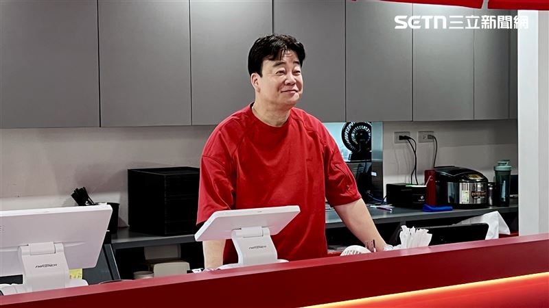 白種元公布最新展店計畫，並說很想把旗下25品牌都帶來台灣。(圖／記者賴俊佑攝影）