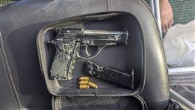 台中遊覽車司機，染毒擁槍，怕債主討債，槍藏遊覽車，(圖／翻攝畫面)