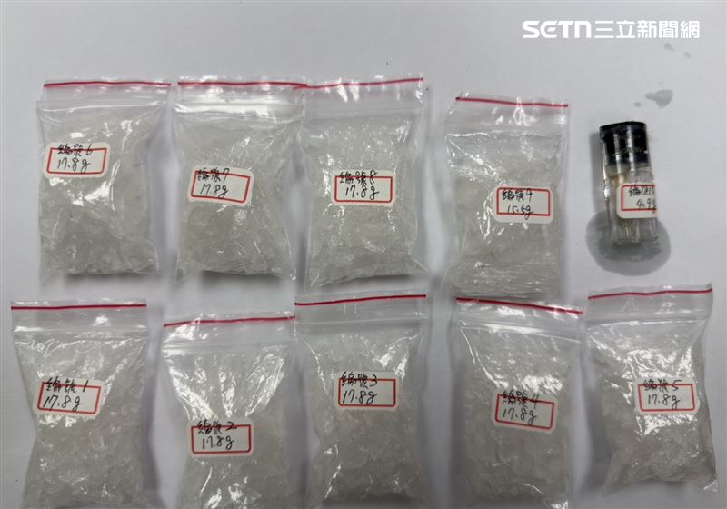 警方竟在車內搜出大批毒品，包含安非他命9小包、總重約157.9公克，以及依托咪酯煙彈1顆，重量約4.9公克。（圖／翻攝畫面）