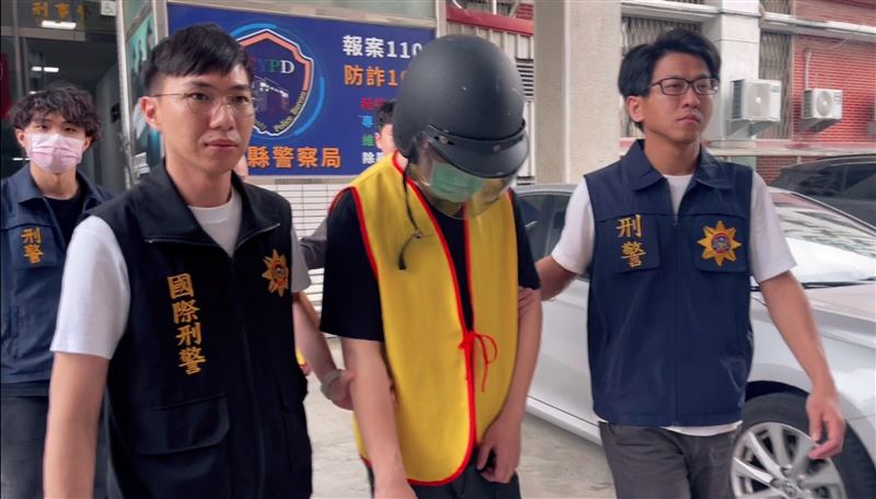 台越聯手成立詐團，以「破解賭博網站」話術狠詐9千萬，37歲吳姓首腦遭求刑400年。(圖／翻攝畫面)