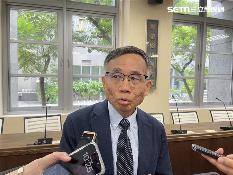 陳秀熙呼籲應將大腸癌篩檢年齡下降至40歲。（圖／記者蔣季容攝影）