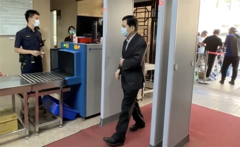 柯文哲案開庭，黃景茂否認說過「奉交下」，奉柯文哲指示將京華城案送都委會研議。（圖／翻攝畫面）