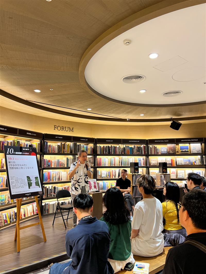 羅大佑舉辦黑膠專輯音樂分享暨簽名會，公開創作故事。（圖／大右音樂提供）