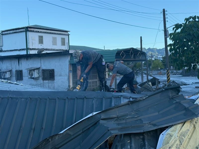 海巡特勤隊成立20周年前往花蓮救災