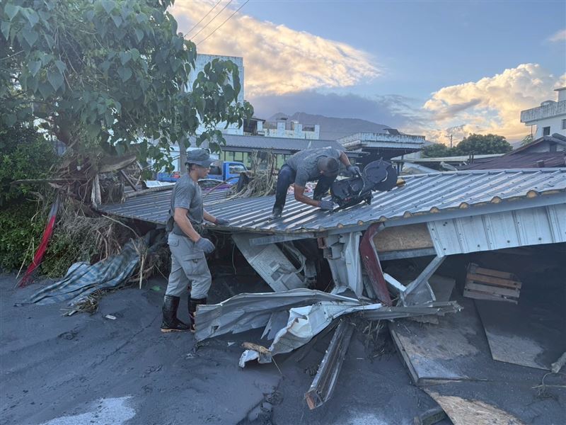 海巡特勤隊成立20周年前往花蓮救災
