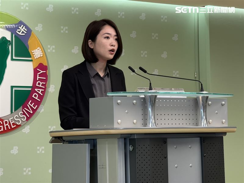 民進黨發言人韓瑩表示，黃國昌領導下的民眾黨，屢次出現暴力脫序行為，製造社會對立，要求民眾黨與黃國昌應對此公開道歉。（圖／記者劉秀敏攝影）