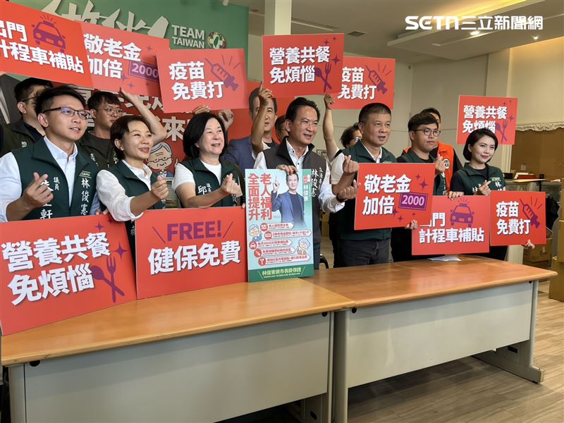 爭取民進黨台南市長提名，林俊憲端政策牛肉，5福利照顧銀髮族。（圖／記者林昱孜攝影）