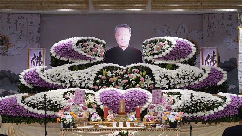 資深女星悲悼林義雄　跪拜哭揭20年內幕