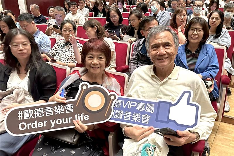 舊客戶表示「流行樂曲用弦樂演繹，別有一番風味。加上灣聲樂團用全生命演奏，真的好感動，謝謝歐德。」