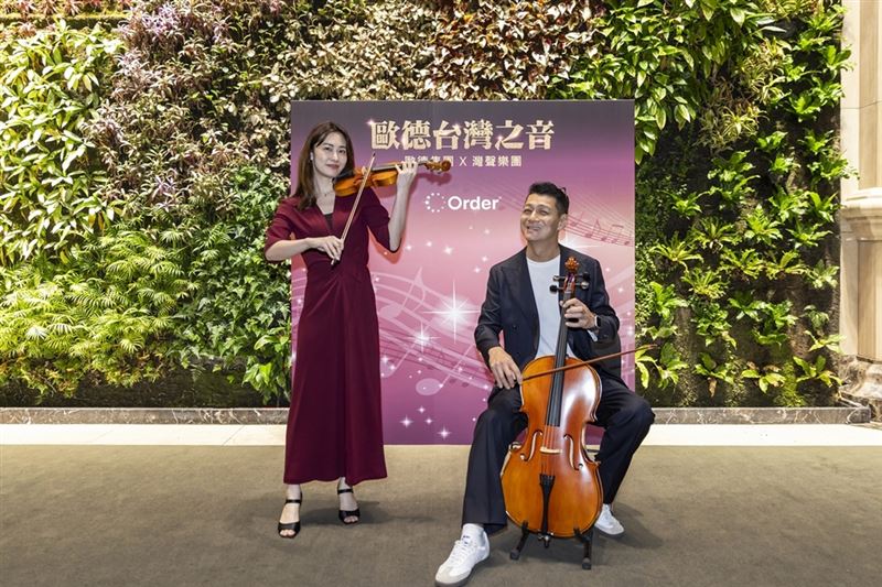 藝人聶雲攜手音樂劇《三個傻瓜》中的女兒張郁婕共襄盛舉，現場滿滿耳熟能詳的樂曲，讓人聽完也興起重拾樂器的衝動