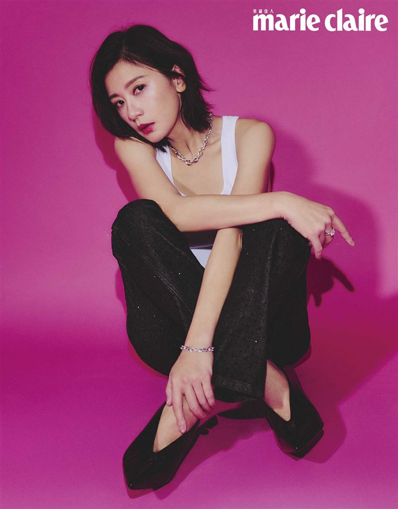 賈靜雯戲外是「沒原則、沒脾氣」的媽媽。（圖／Marie Claire Taiwan美麗佳人提供）