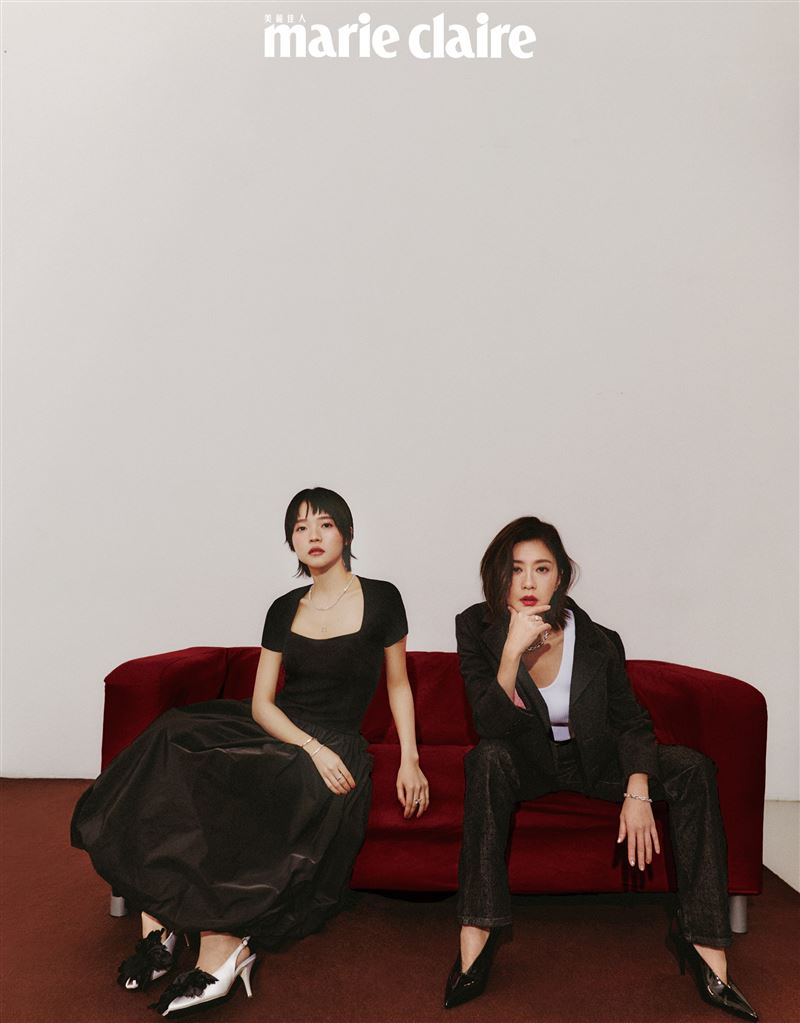 林廷憶（左）飾演賈靜雯的女兒。（圖／Marie Claire Taiwan美麗佳人提供）