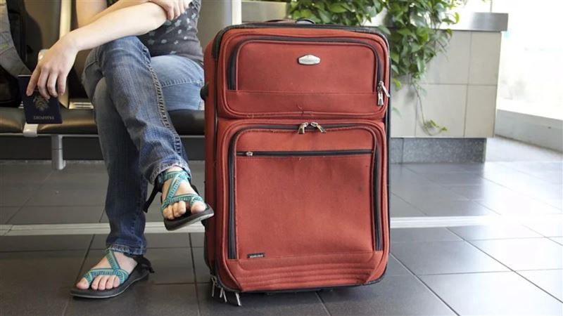 一名網友分享，自己從羽田機場返台，看見前面一組台灣旅客被海關要求檢查免稅商品。是否真的攜帶出境。（示意圖，pixabay）