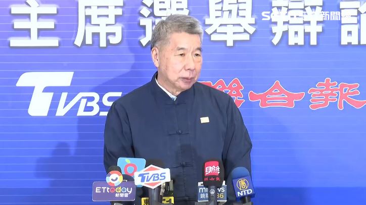 張亞中受訪談兩岸關係，認為應該學習民進黨舉辦大辯論。（圖／翻攝畫面）