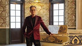 羅大佑捐贈 1000張《季春四望夜雨愁》黑膠唱片，致贈予全台醫療人員。（圖／大右音樂）