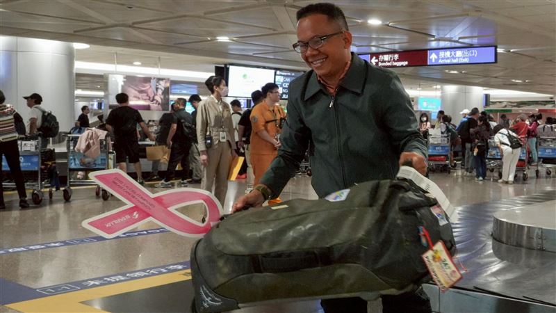 星宇響應乳癌防治月 送旅客精美禮藏驚喜