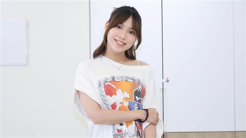 鏟子超人感動她　大馬女星哭了：想去救災