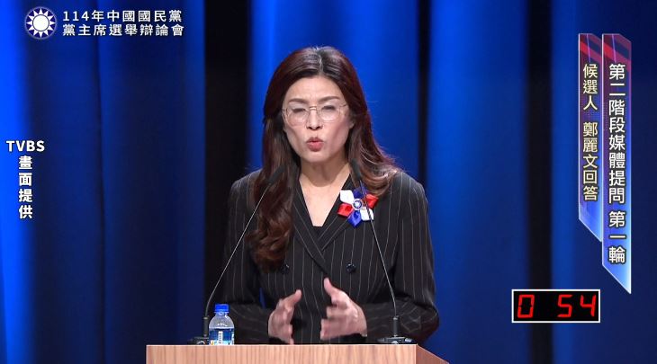 鄭麗文辯論會中多次誇讚中國。（圖／TVBS提供）