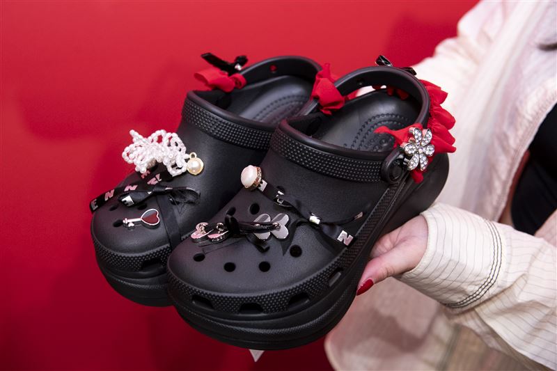 Crocs宣布將於10月17日首度登上台北時裝週舞台。（圖／品牌業者提供）