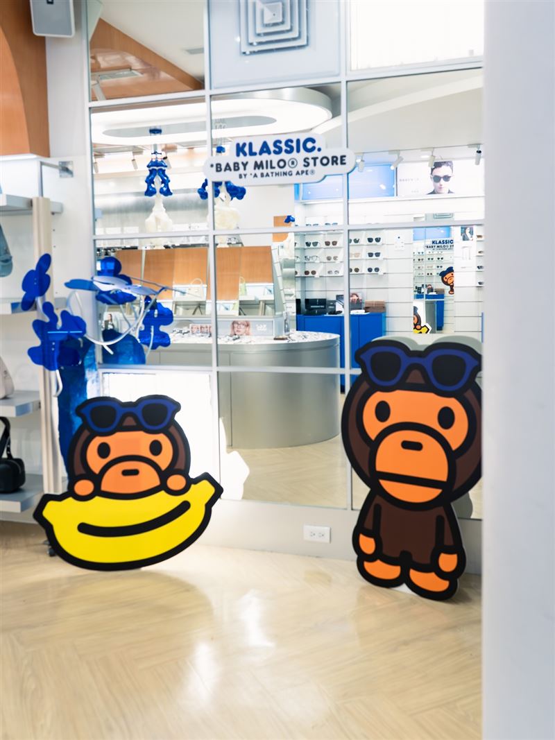 聯名形象店將整個空間融合過去、現在與未來，讓人置身超現實的錯頻青春。（圖／品牌業者提供）