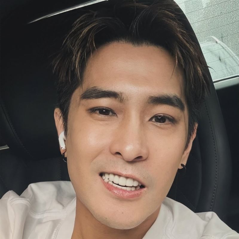 李厚豪擁有帥氣外型。（圖／翻攝自李厚豪IG）