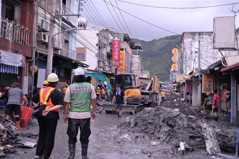 國民黨立委傅崐萁今（2）天晚間表示，支持行政院究責查明真相，啟動國賠還災民公道。（圖／翻攝自傅崐萁臉書）
