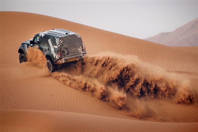 Defender Dakar D7X-R已在摩洛哥撒哈拉沙漠完成地獄級測試。（圖／JLR提供）