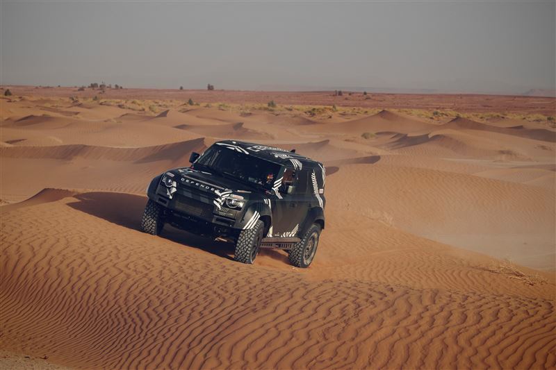 Defender Dakar D7X-R拉力賽車。（圖／JLR提供）