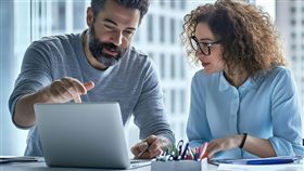 台灣人壽「保富人生」獨創三大機制，在市場波動中，協助保戶全方位解決資產管理痛點，為樂退生活做好準備。（示意圖／PIXABAY）  