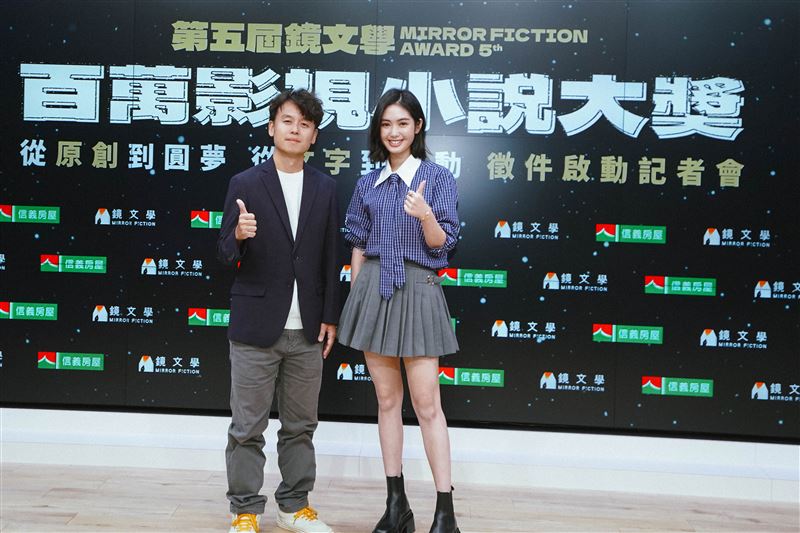 左至右為金鐘編劇唐福睿導演、演員雷嘉汭。（圖／鏡文學提供）
