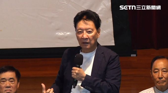 趙少康今天出席軍系挺郝龍斌選國民黨主席的記者會。（圖／翻攝畫面）