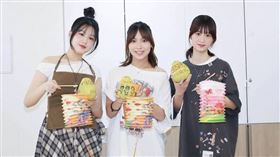 陳佩賢（中）和同門師妹童雲晞、康庭瑋一同出席公益活動。（圖／紅心字會提供）