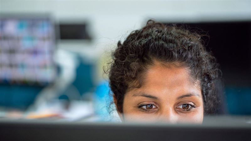 史丹佛大學經濟學家劉莉莉（Lily Liu）和莫馬修（Marshall Mo）研究不同性別道歉頻率的差異，以及道歉在職場帶來的影響。（示意圖／PIXABAY）