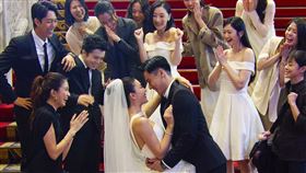 2026賀歲強檔《雙囍》 報捷，入選東京影展「世界焦點(World Focus)」單元。（圖／水花電影提供） 