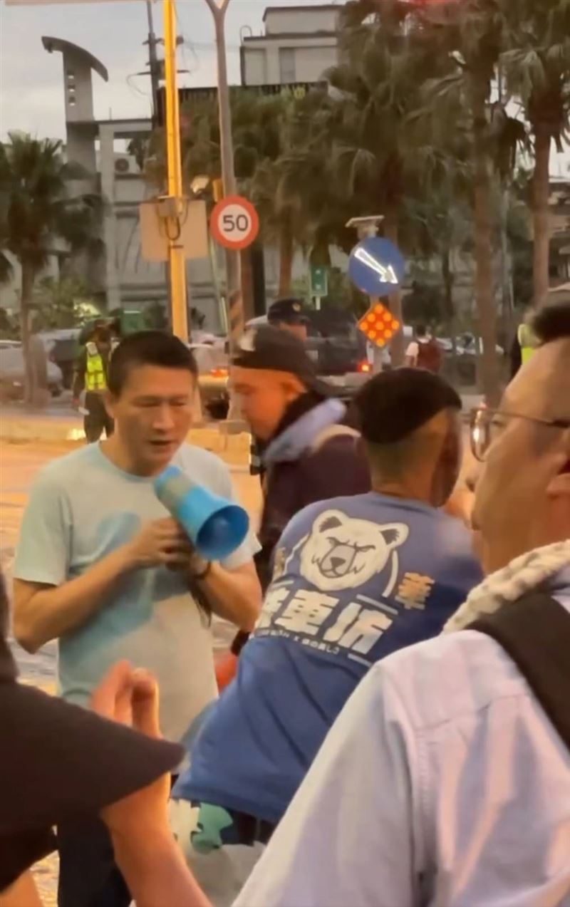 秦楊現蹤花蓮救災。（圖／網友授權提供，未經同意請勿轉載）