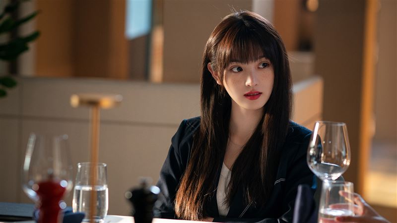 田曦薇《半熟男女》顛覆形象成「海后」。（圖／中天娛樂台提供）