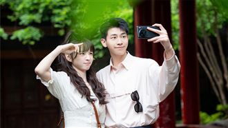 清純玉女形象破滅！玩換乘戀愛之三當三